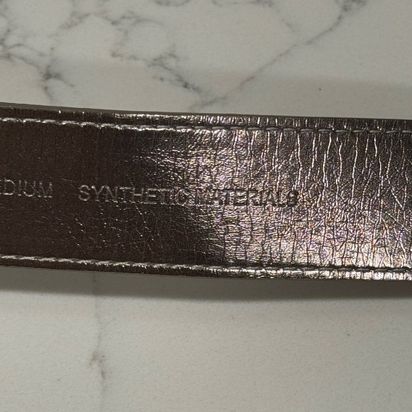 Michael Kors Silver Metallic Belt with Classic Large Oval Buckle - Picture 4 of 6